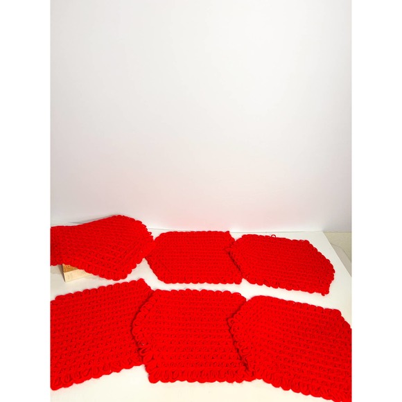 Set of 6 Crocheted Placemats / Table Settings - Picture 2 of 2